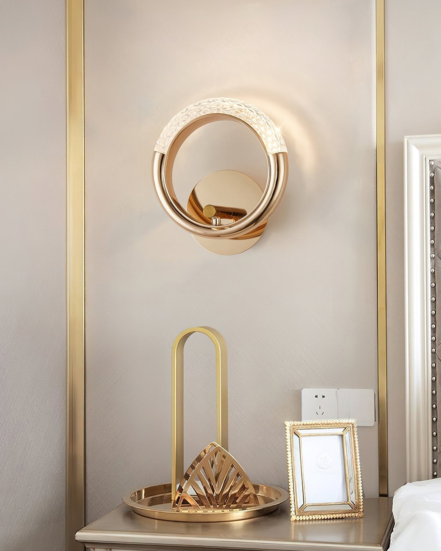 Adaptable Angle Rotatable Wall Lamp - Luxurious Metallic Design