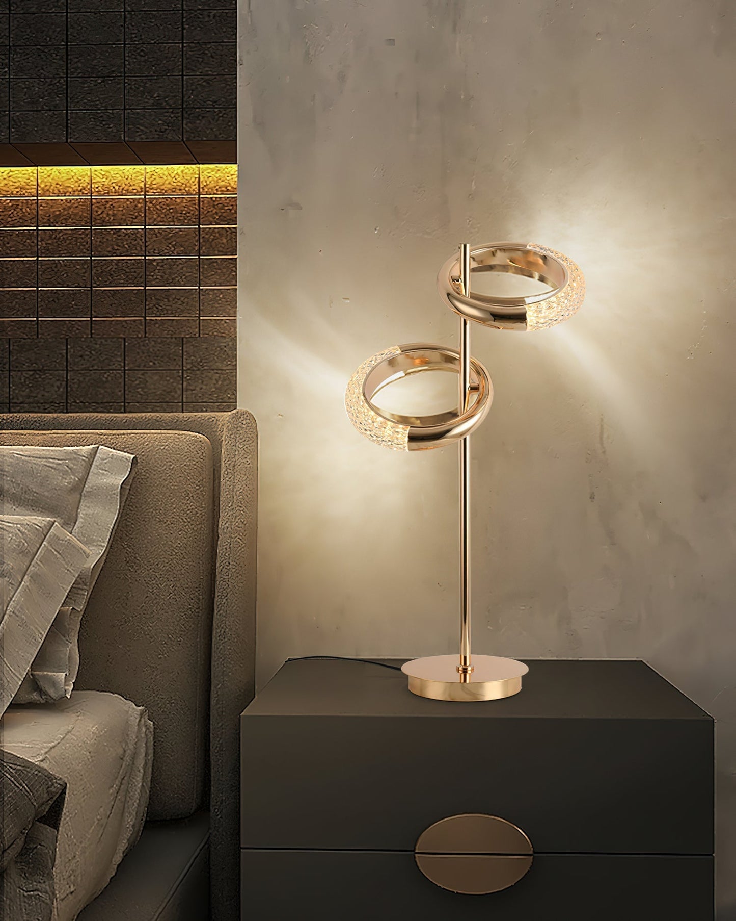 Adjustable Nordic Style Wall Lamp with Rotatable Design