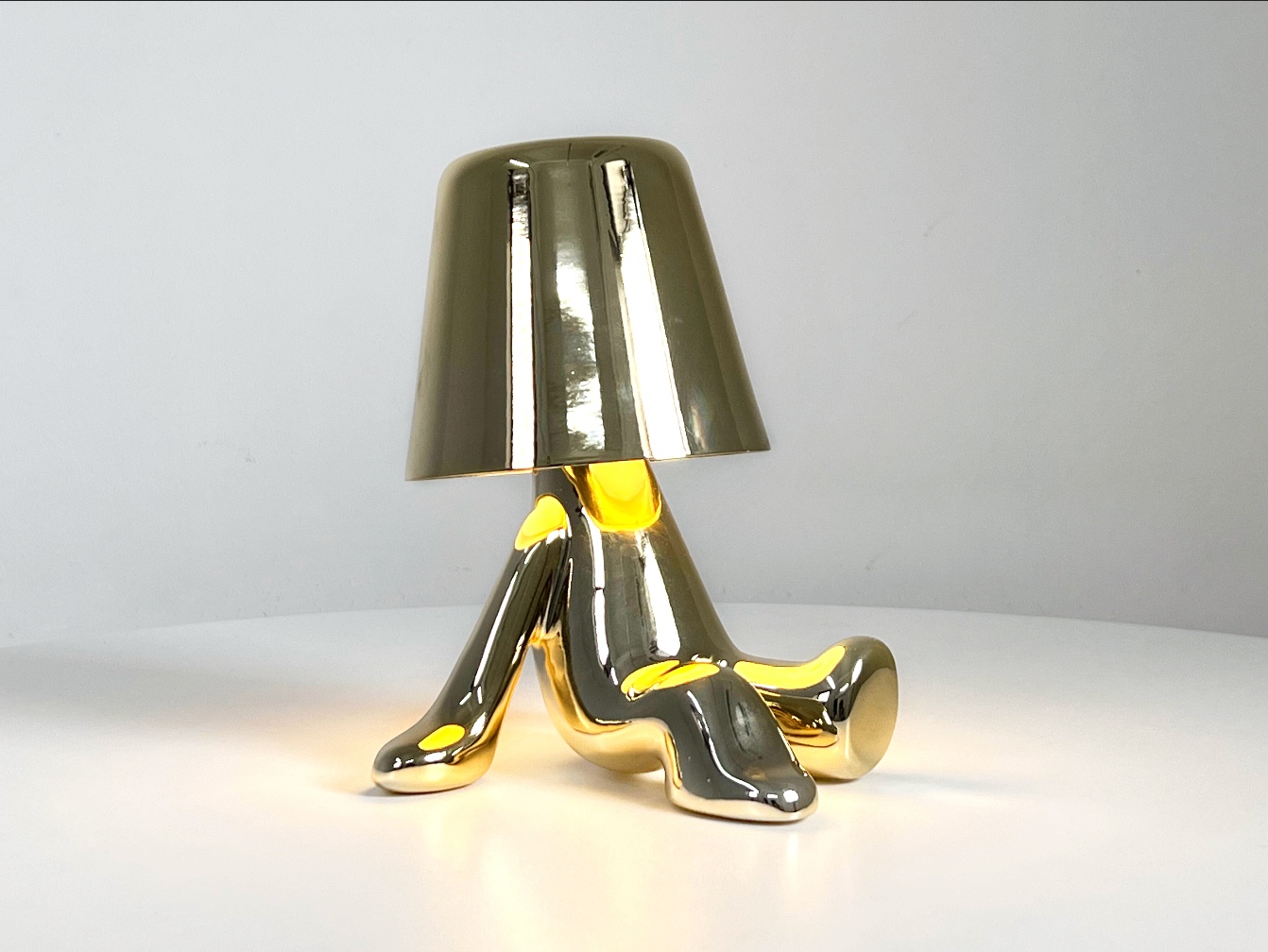 LED Table Lamp with Unique Design and High Quality