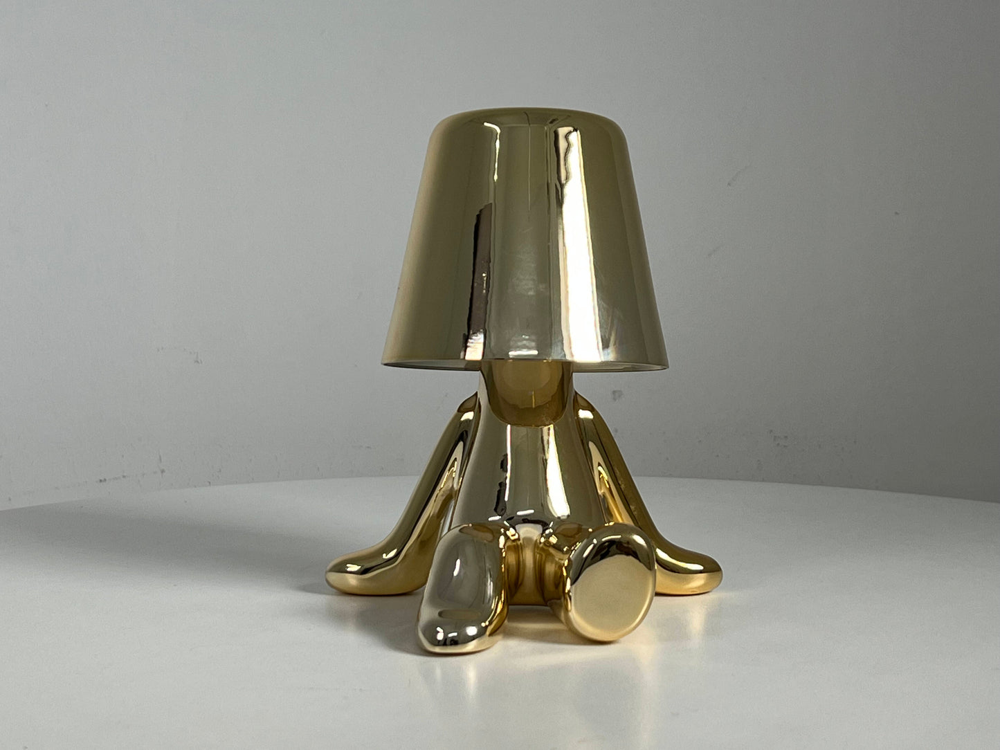 LED Table Lamp with Unique Design and High Quality