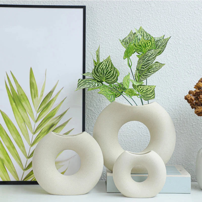 Nordic Style Ceramic Donut Vase - Modern Circular Design for Office and Living Room