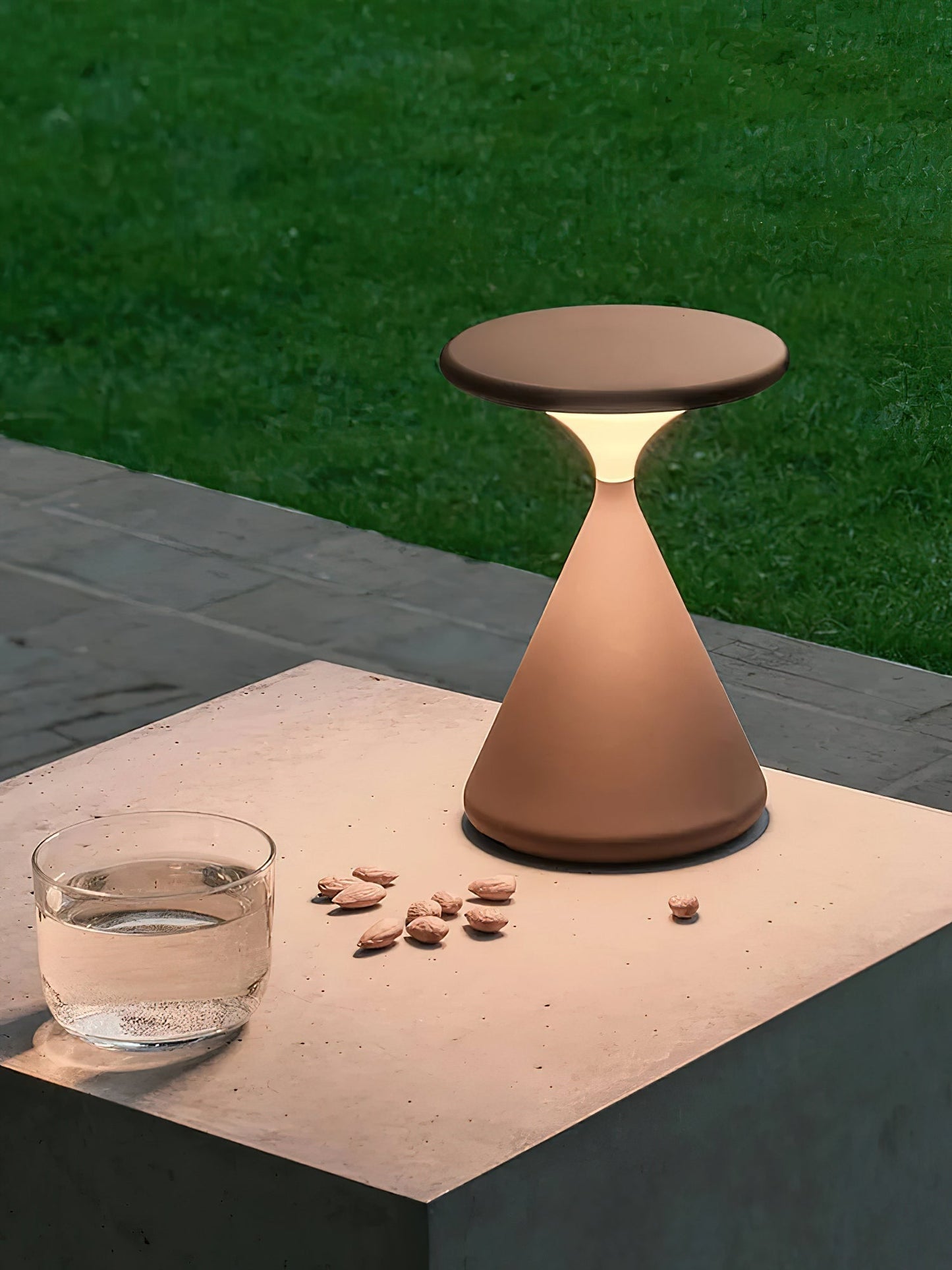 Outdoor Cordless Lamp for Portable Ambiance - Selene, Versatile and Elegant