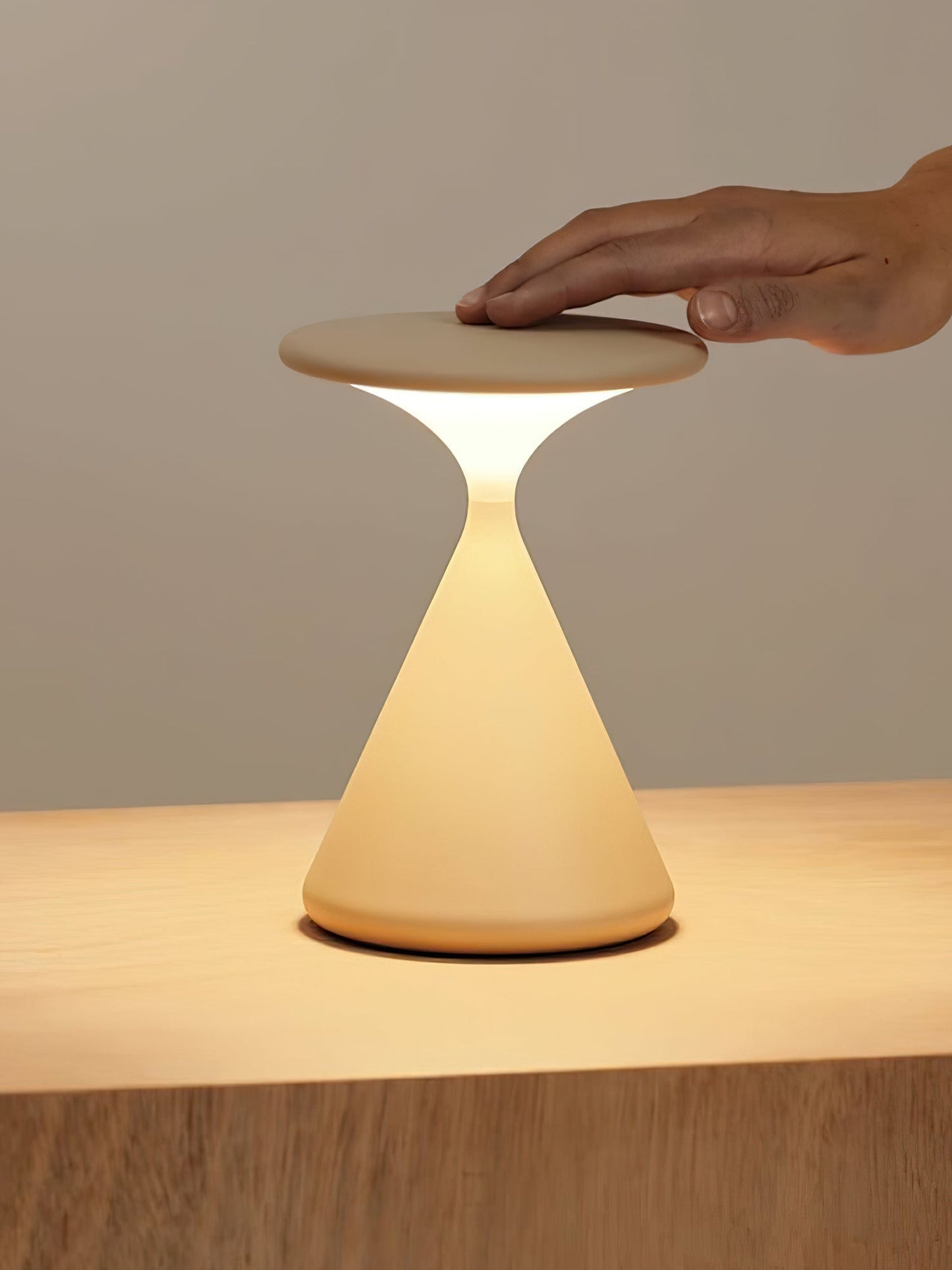 Outdoor Cordless Lamp for Portable Ambiance - Selene, Versatile and Elegant