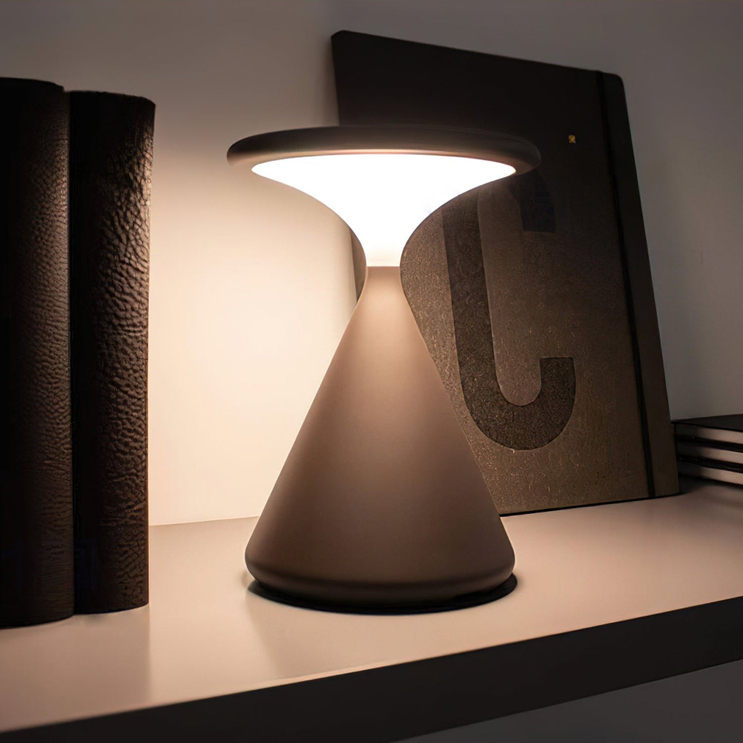 Outdoor Cordless Lamp for Portable Ambiance - Selene, Versatile and Elegant