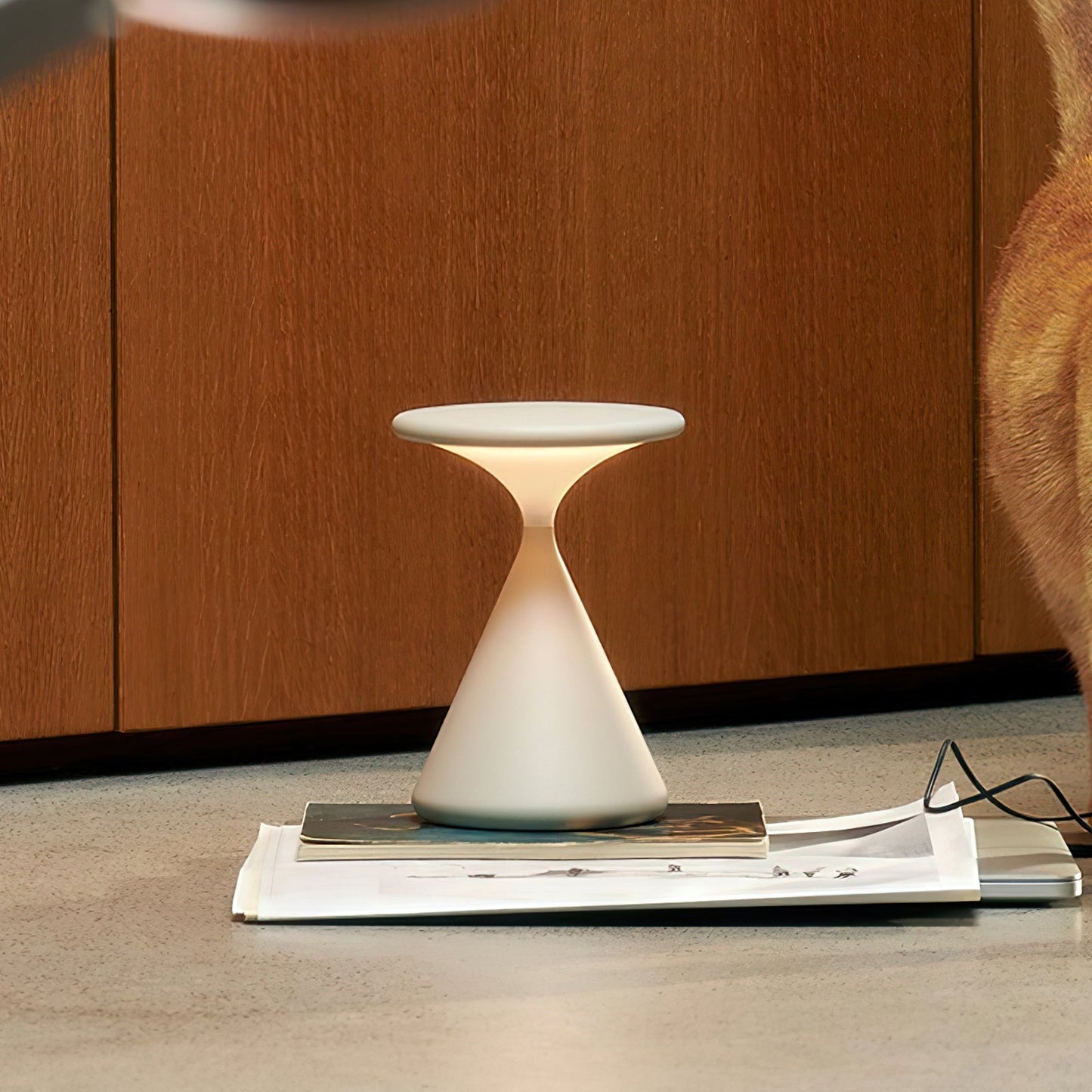Outdoor Cordless Lamp for Portable Ambiance - Selene, Versatile and Elegant