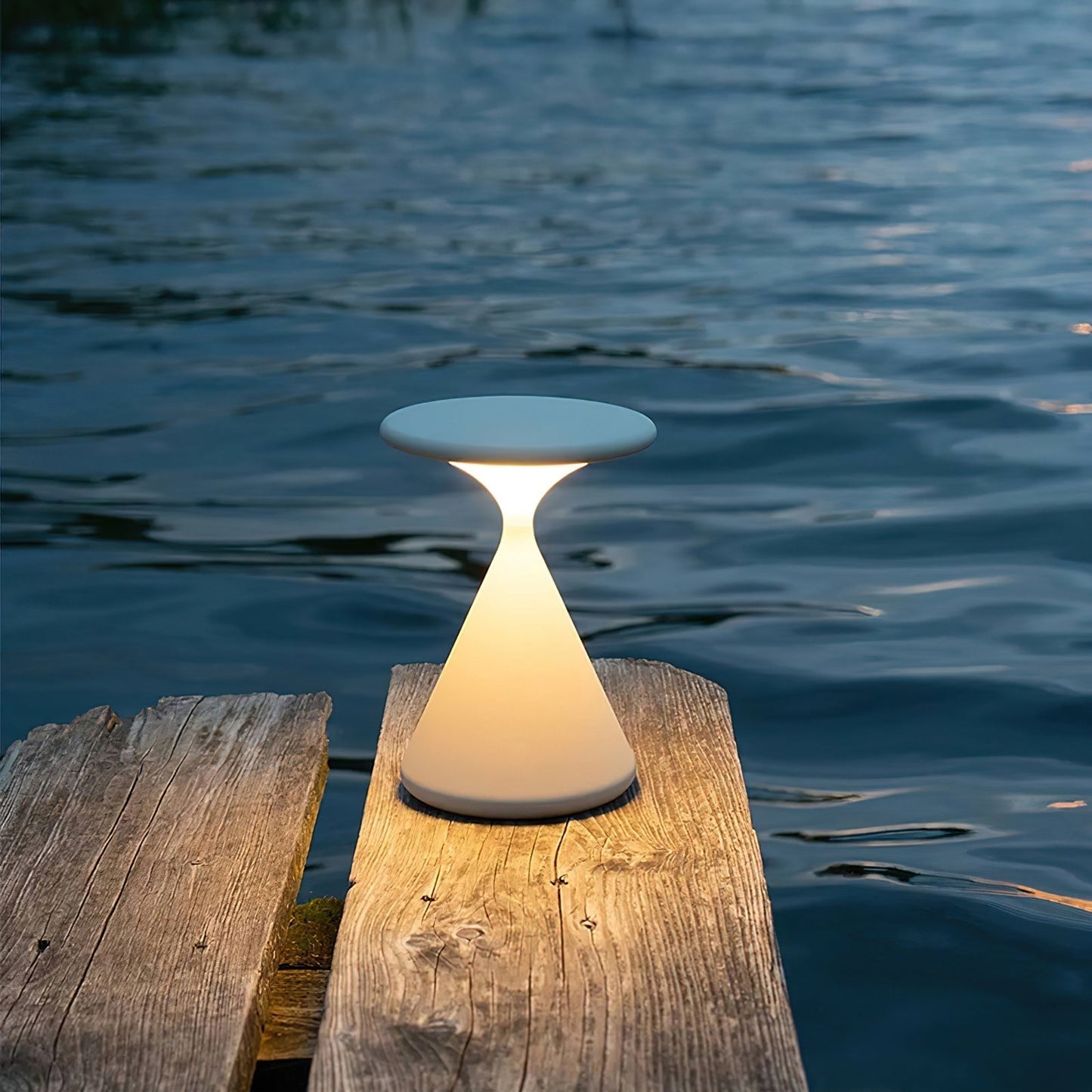 Outdoor Cordless Lamp for Portable Ambiance - Selene, Versatile and Elegant