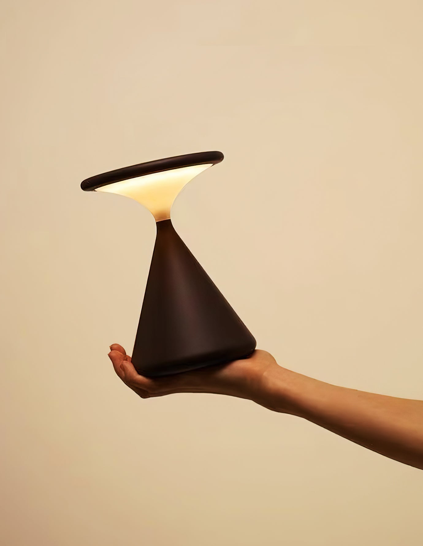 Outdoor Cordless Lamp for Portable Ambiance - Selene, Versatile and Elegant