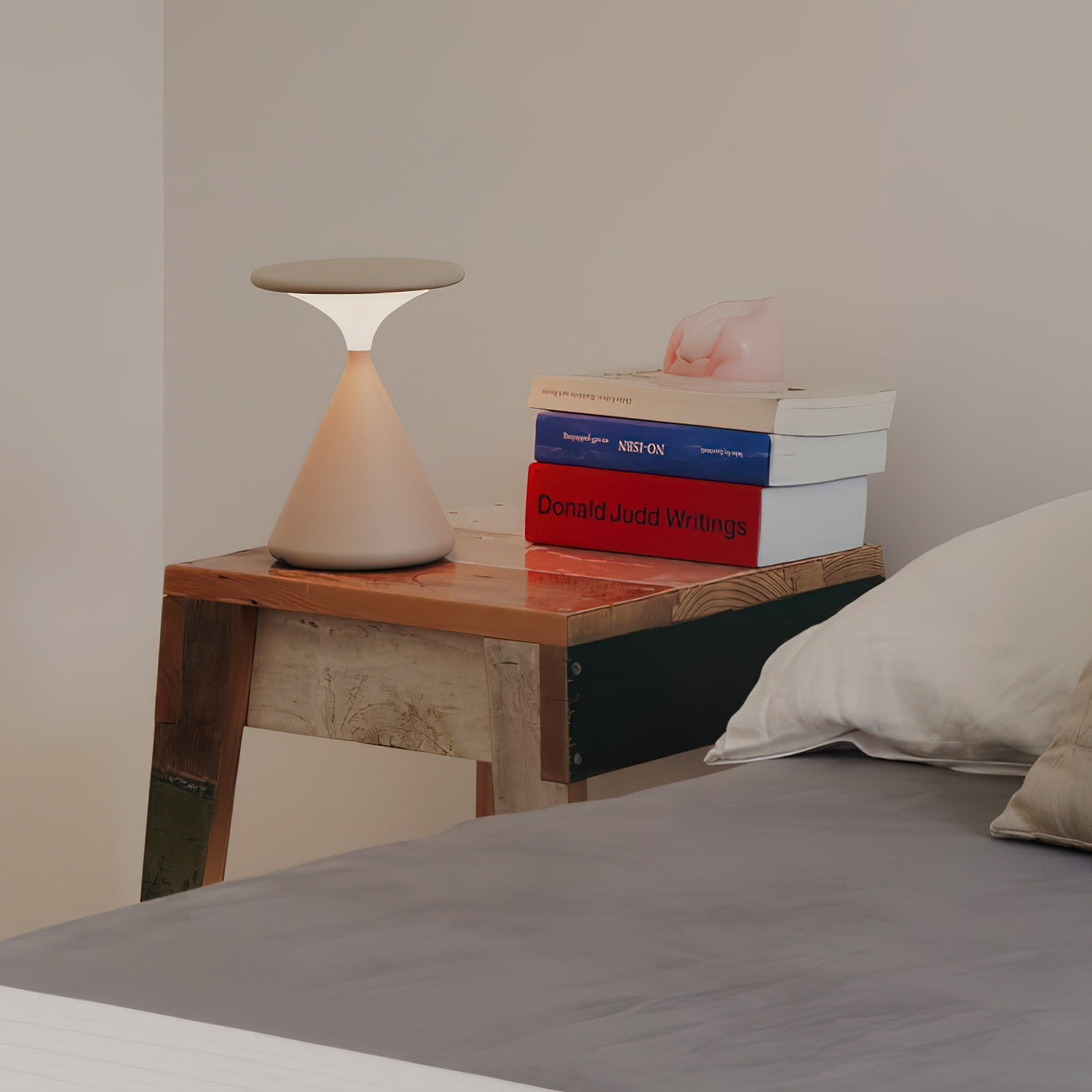 Outdoor Cordless Lamp for Portable Ambiance - Selene, Versatile and Elegant