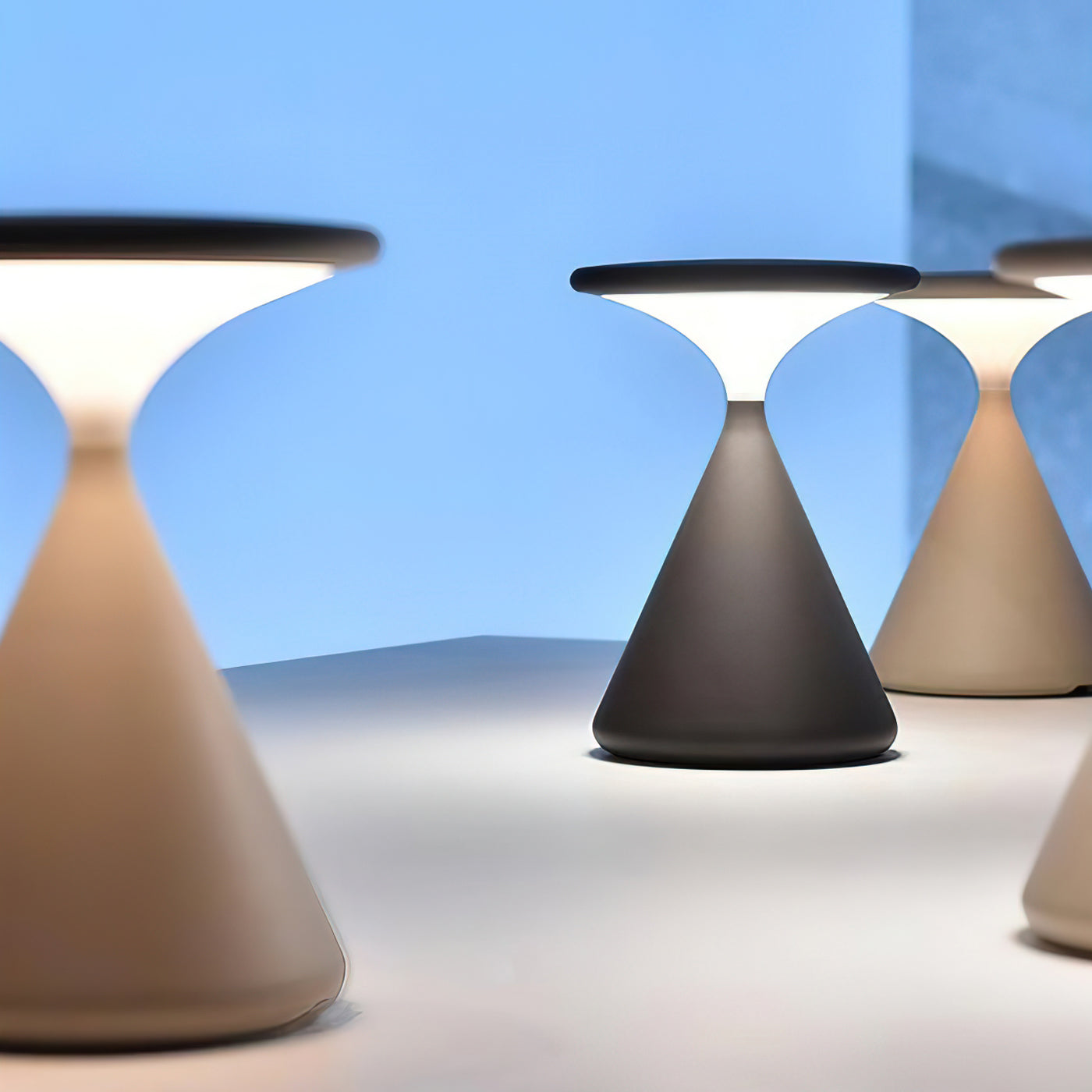 Outdoor Cordless Lamp for Portable Ambiance - Selene, Versatile and Elegant