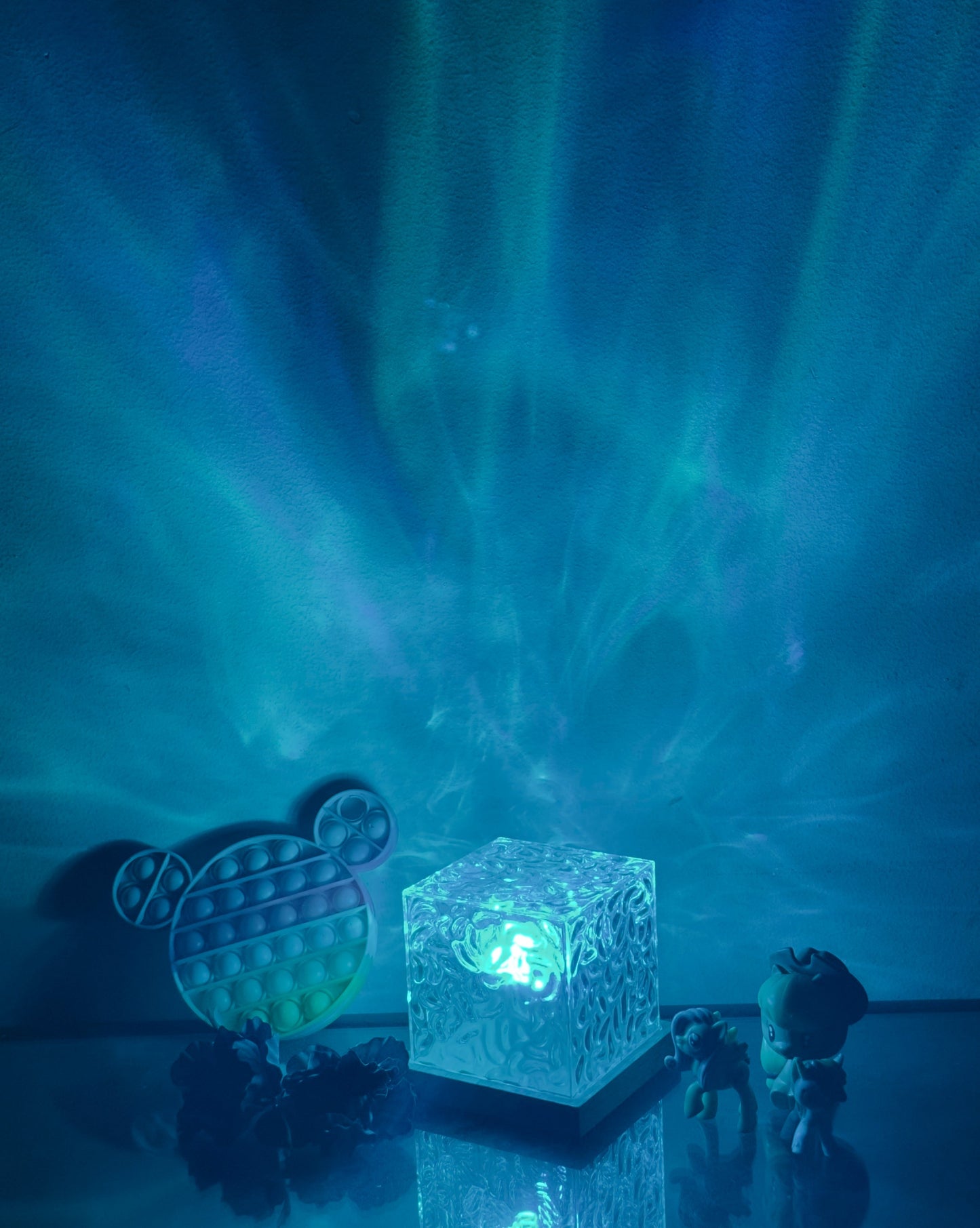 Northern Lights Inspired Cube Lamp